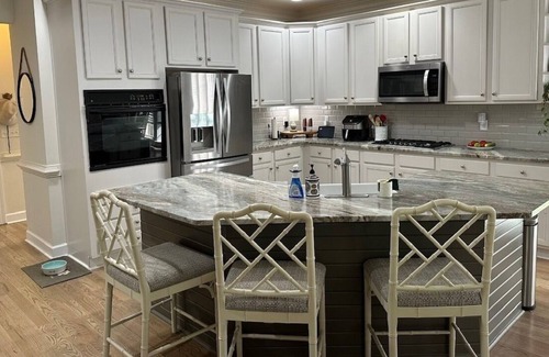Sugar Hill House | Cozy home minutes to Lake Lanier, Golf Course & Downtown Sugar Hill