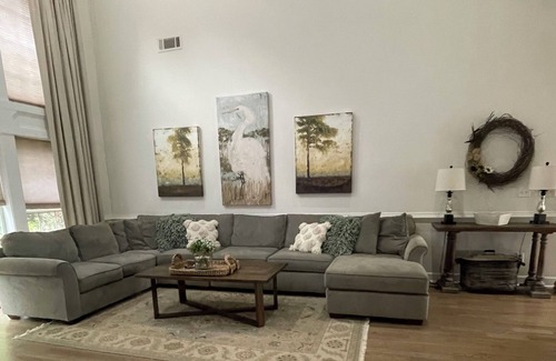 Sugar Hill House | Cozy home minutes to Lake Lanier, Golf Course & Downtown Sugar Hill