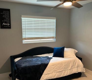 Sunset Park House | Cozy Home near Downtown Ft Myers