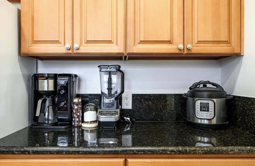 San Gabriel Apartment | Cozy Home Near LA With Full Kitchen Laundry