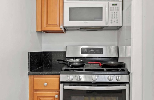 San Gabriel Apartment | Cozy Home Near LA With Full Kitchen Laundry
