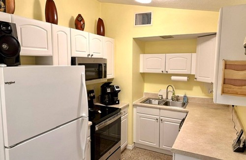 Holly Hill House | Cozy home near Pictona in Daytona