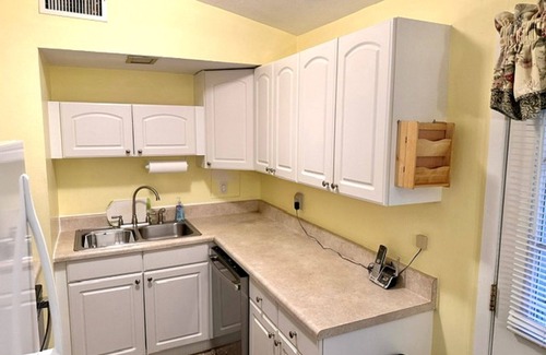 Holly Hill House | Cozy home near Pictona in Daytona