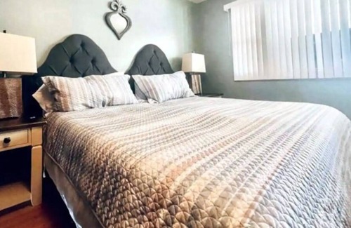 Oxnard House | cozy home near the beach, walk to the Naval Base Port Hueneme