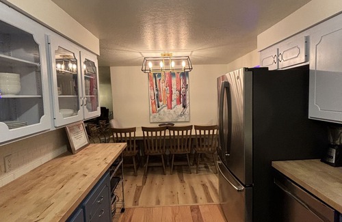 South Salt Lake House | Cozy home near the mountains that allows you to enjoy all Utah has to offer!
