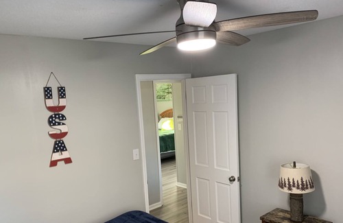 South Kansas City House | Cozy Home on Acreage, Super Location!! Sleeps 6! Approved rental NSD-STR-00170
