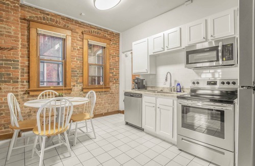 Old Northside Apartment | Cozy Home w Exposed Brick, Walk Downtown