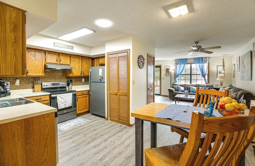 Sunset Beach House | Cozy Home w/Fenced Backyard in Sunset Beach!