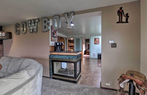 Marietta-Alderwood House | Cozy Home w/Yard -6 Miles to Dwtn Bellingham!