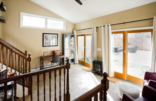 West New York Apartment | Cozy Home with Backyard & Fire Pit