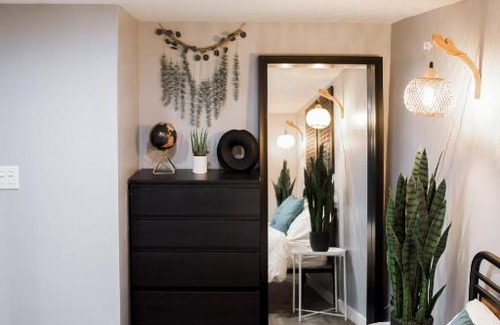 West New York Apartment | Cozy Home with Backyard & Fire Pit