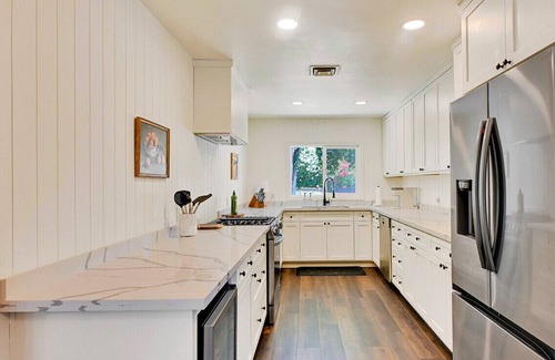 Yuba City House | Cozy Home with Big Yard, Games, Fire Pit, Dogs OK