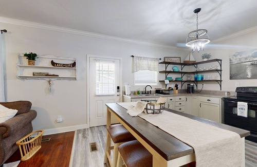 Guntersville House | Cozy home with Fenced in backyard,Close to Lake and Boat Ramp