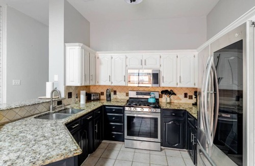 Saginaw House | Cozy Home with pool and backyard, 5 bed house.
