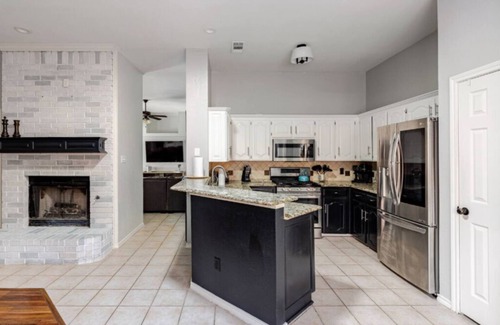 Saginaw House | Cozy Home with pool and backyard, 5 bed house.