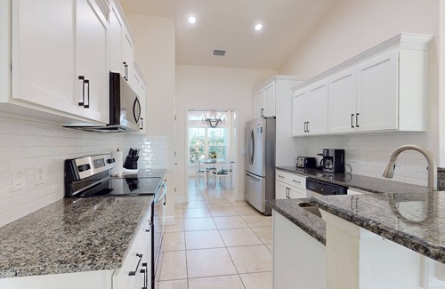 Long Meadow House | Cozy home with yard, near attractions, washer & dryer, & WIFI