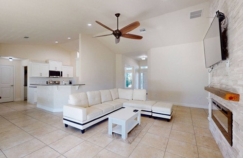 Long Meadow House | Cozy home with yard, near attractions, washer & dryer, & WIFI