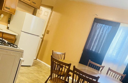 Rockford House | Cozy home within 5 minutes to local hospital