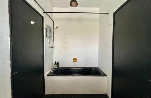 SS 2 Apartment | Cozy Homestay King Bed & Balcony SS2 PJ