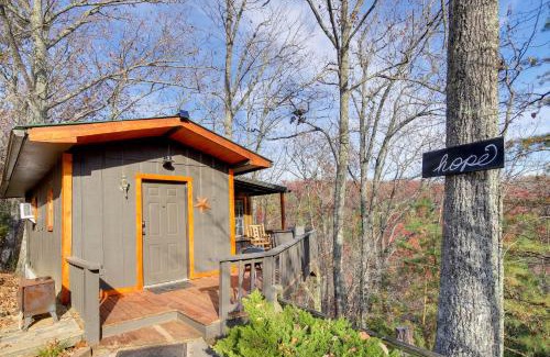 Cosby Apartment | Cozy Hope Cabin Vacation Rental in Cosby with View