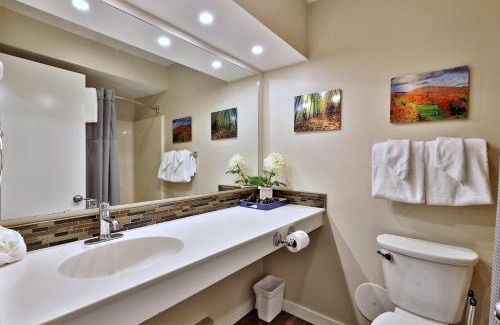 Killington Apartment | Cozy hotel room style studio condo with pool