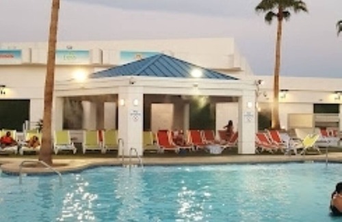 Las Vegas Apartment | Cozy hotel suite in brilliant Las Vegas with spectacular views and luxury living
