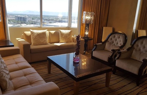 Las Vegas Apartment | Cozy hotel suite in brilliant Las Vegas with spectacular views and luxury living