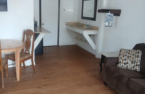 Mayo Apartment | Cozy hotel suite in peaceful Mayo with AC, WiFi, fitness room
