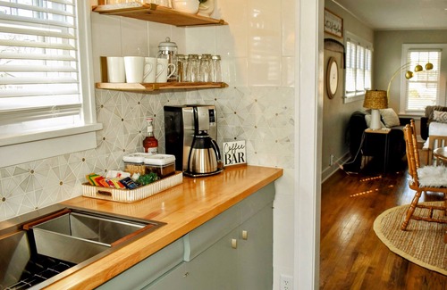 Michigan City House | Cozy House: 5 min drive to beach-zoo-restaurants-casino-brewery-train to Chicago