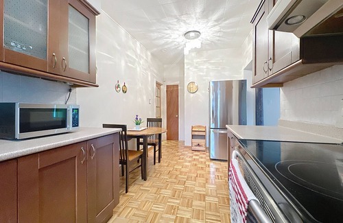Laval House | Cozy house – 6p – Close to Centropolis & Carrefour Laval