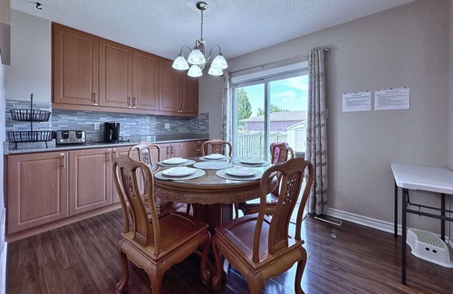 Barrie House | Cozy house at south end Barrie