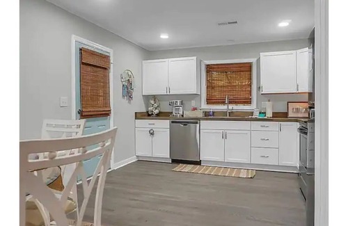 Hanahan House | Cozy House close to Charleston pet friendly