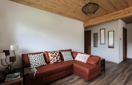 Arc-et-Senans House | Cozy House Close to Les Salines Royales with Parking and WiFi