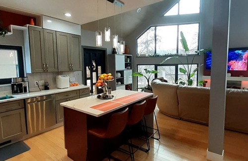 Wisconsin Dells House | Cozy house close to Wisconsin Dells in quiet neighborhood.