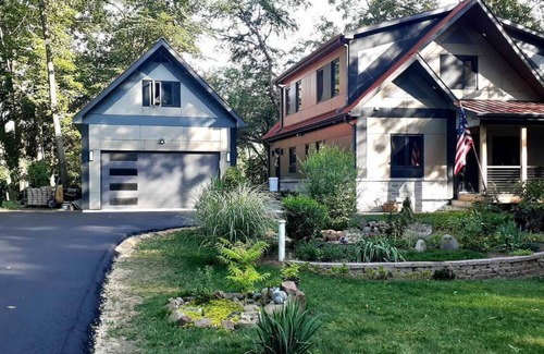 Wisconsin Dells House | Cozy house close to Wisconsin Dells in quiet neighborhood.