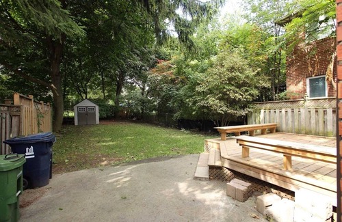 East York House | Cozy House, cottage style in midtown Toronto. Great for Family. Pet friendly