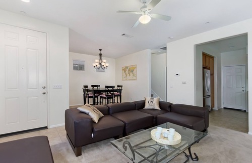 Riverside House | Cozy House In A Gated Community (Close To CBU)