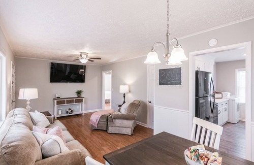 Gallatin House | Cozy House in Gallatin City Limits
