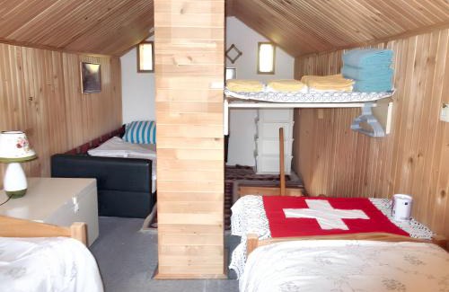 Busovaca House | Cozy House in Jazvine with Garden