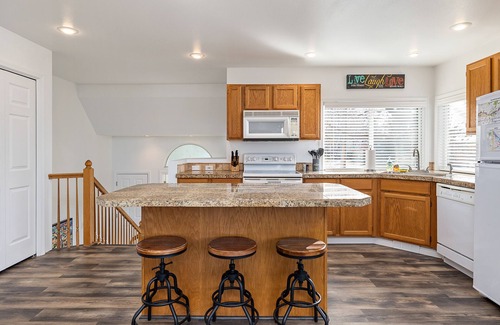 Southeast Boise House | Cozy House Near Boise State University, Downtown and Boise River Greenbelt.