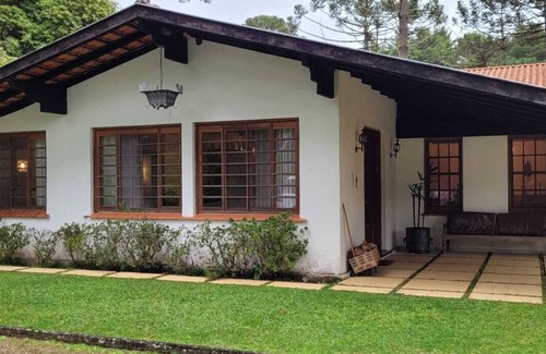 Campos do Jordao Cottage | Cozy house on Lake Bambuí in Campos do Jordão