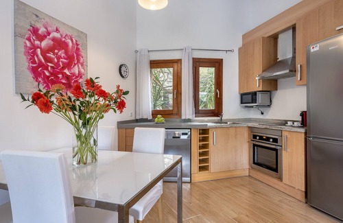 Crestatx Ski Chalet | Cozy house with garden and private swimming pool in a quiet urbanization