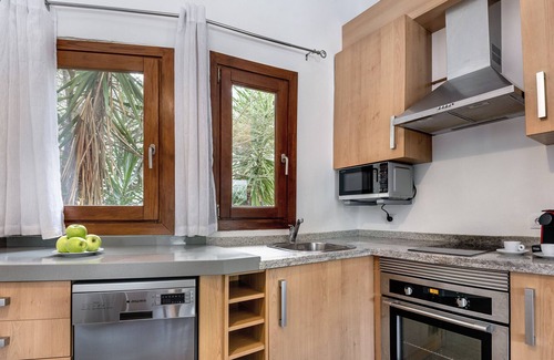 Crestatx Ski Chalet | Cozy house with garden and private swimming pool in a quiet urbanization