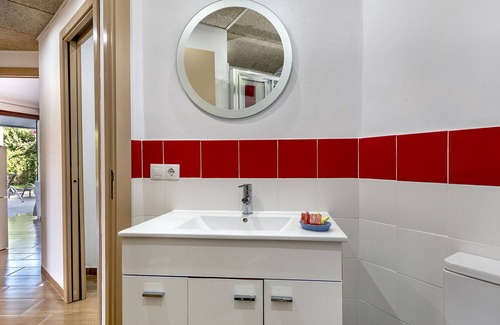Crestatx Ski Chalet | Cozy house with garden and private swimming pool in a quiet urbanization