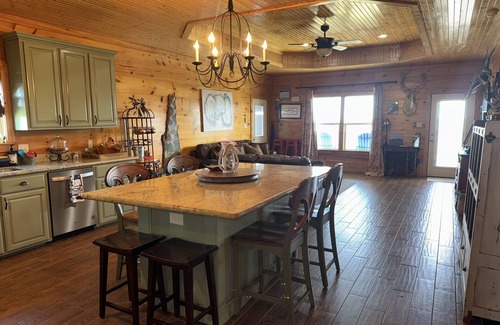 Holly Beach House | Cozy House with Ocean view perfect for big groups. Pet friendly!