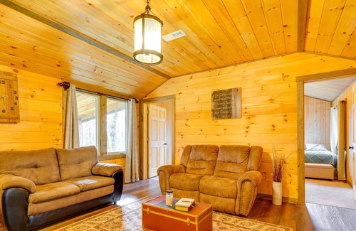 Bladensburg Cabin | Cozy Howard Cabin: Hike, Hunt + Fish!