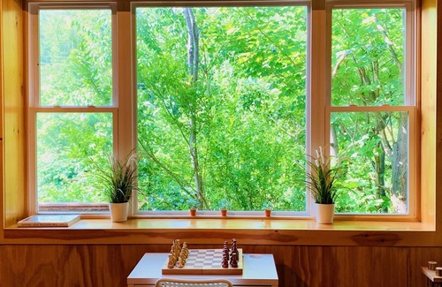 Hunter Cabin | Cozy Hunter Mountain Cabin by the River