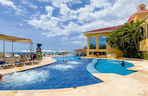 Puerto Juarez Apartment | Cozy in hotel complex with beach