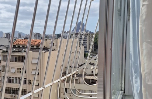 Laranjeiras Apartment | Cozy in Laranjeiras, RJ - Come and see! Close to Christ the Redeemer!