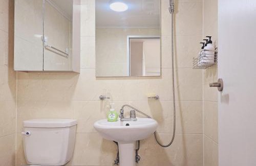 Seorim-dong Apartment | COZY in stay 서울대벤쳐타운역 도보5분 신림 서울대
